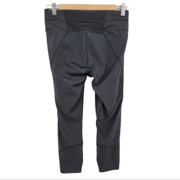 Athleta Laser Mesh Sonar Capri Tight Black S - Picture 3 of 8